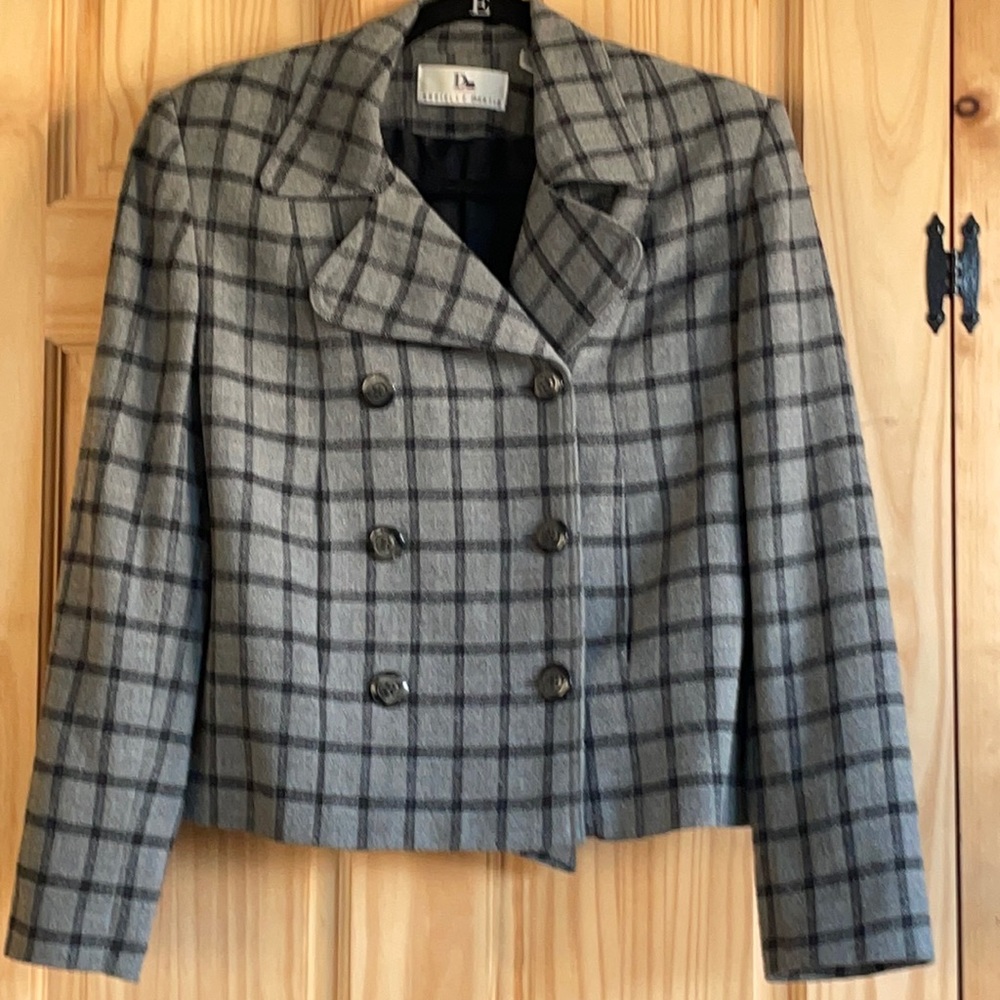 Danielle Martin size 6 cropped plaid gray blazer